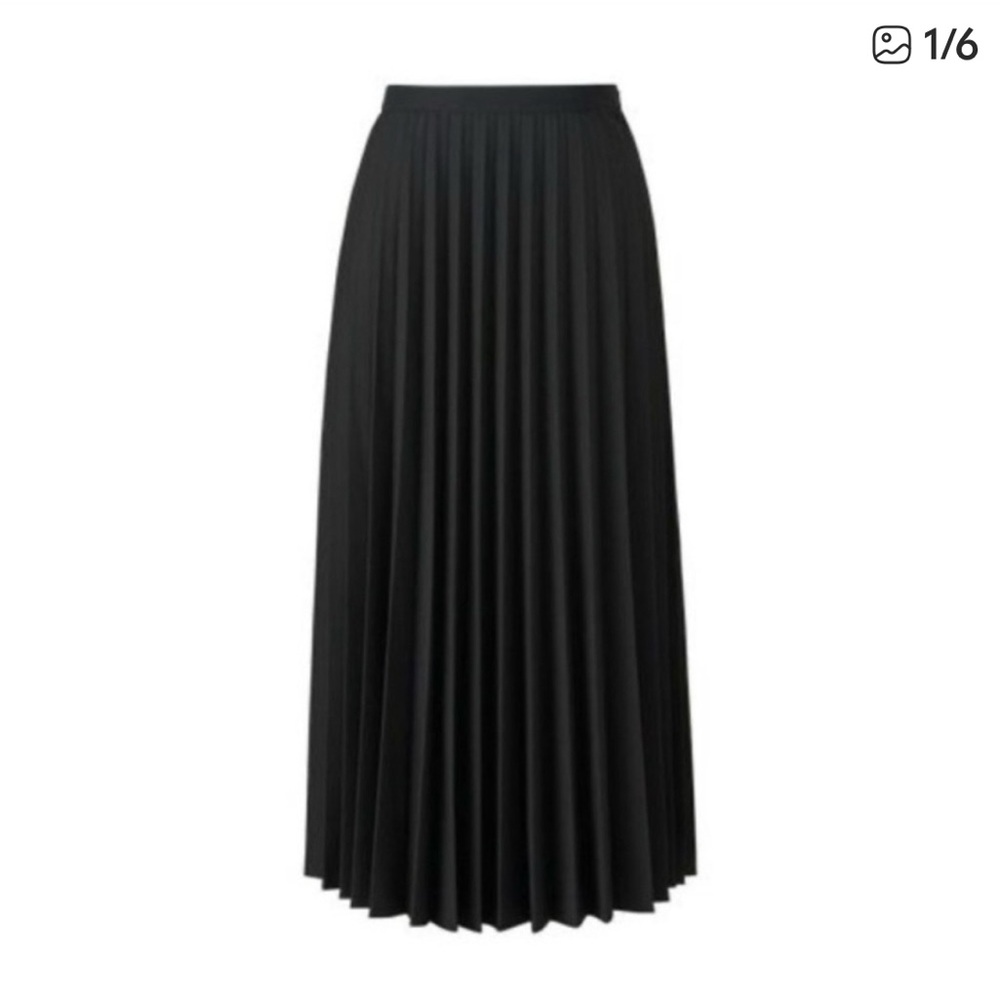 Uniqlo Black Pleated Skirt